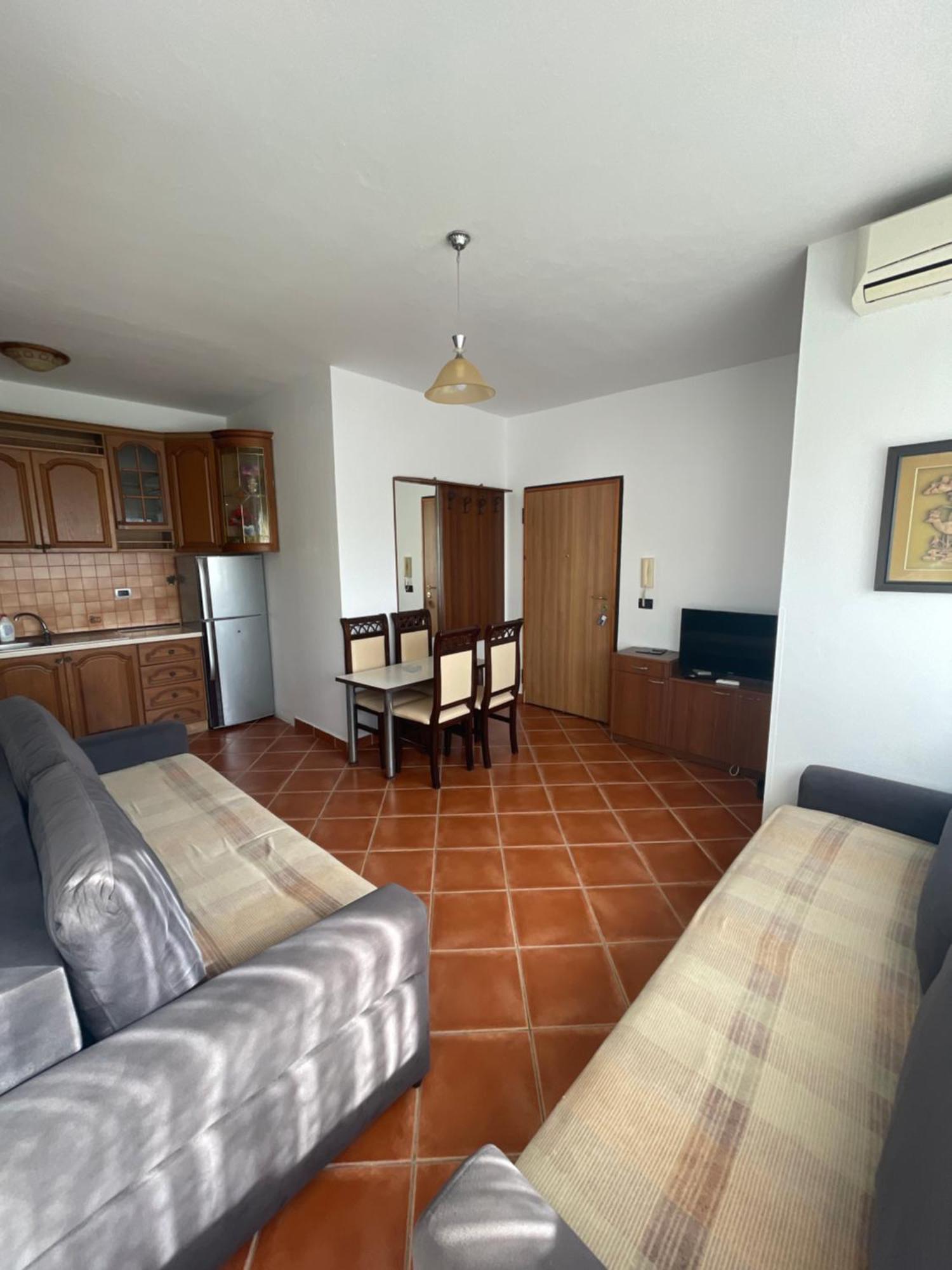 Leo Apartment